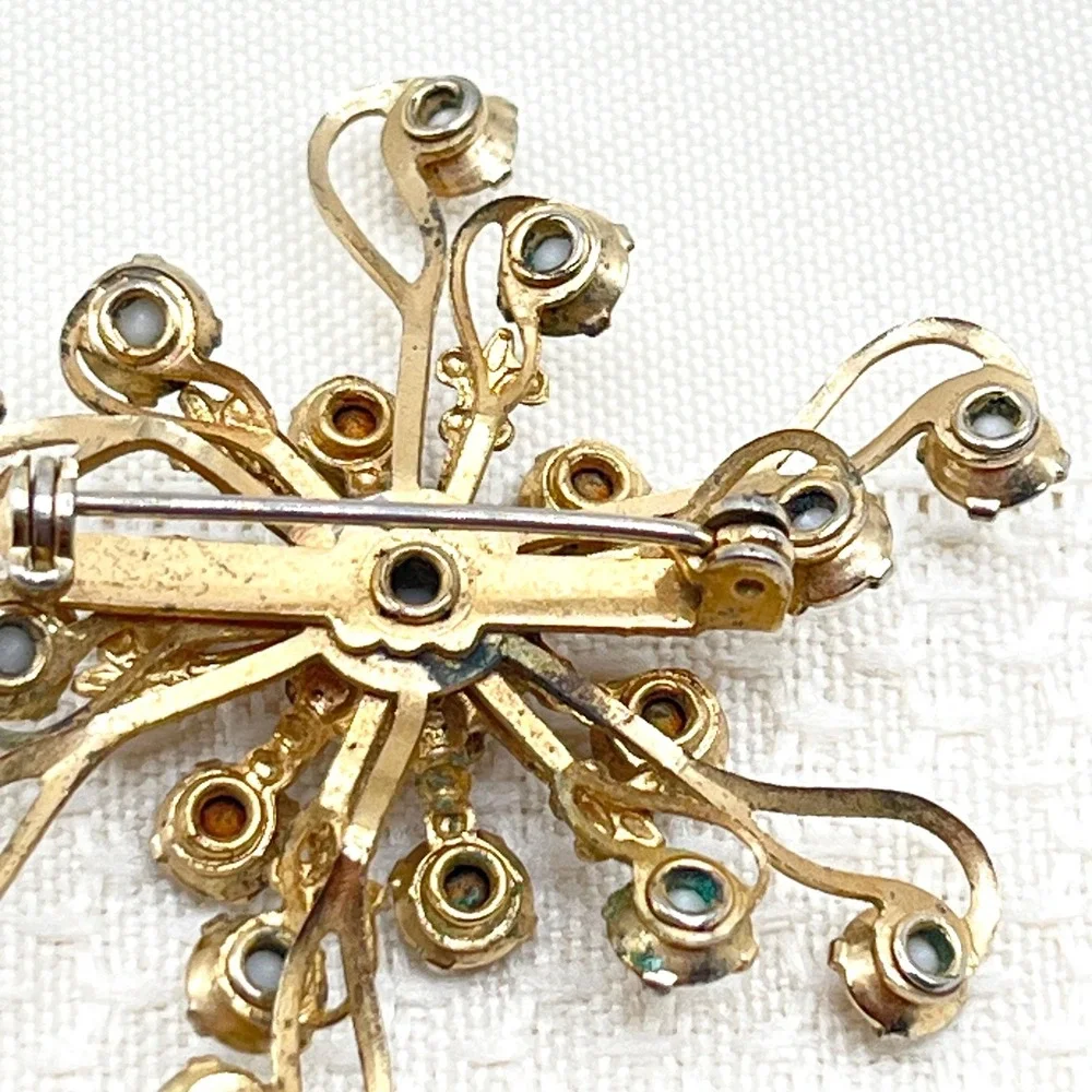 Vintage Milk Glass & Crystal Rhinestone Gold Tone Pinwheel Snowflake Brooch